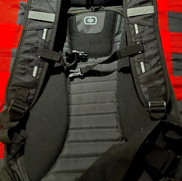 Ogio backpack - Picture 3 of 4